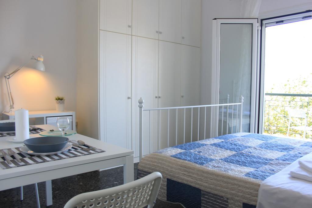 Penthouse & Apartments By The Sea Airport Airstay Artémida Eksteriør bilde